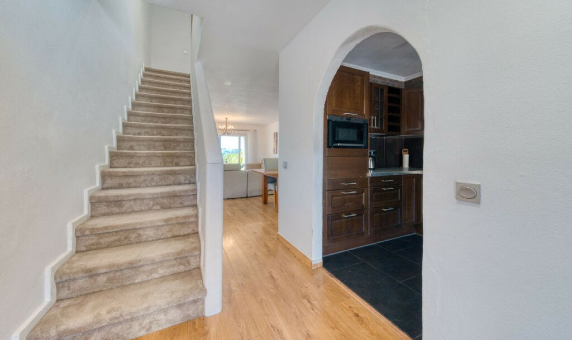 Resale - House -
La Duquesa