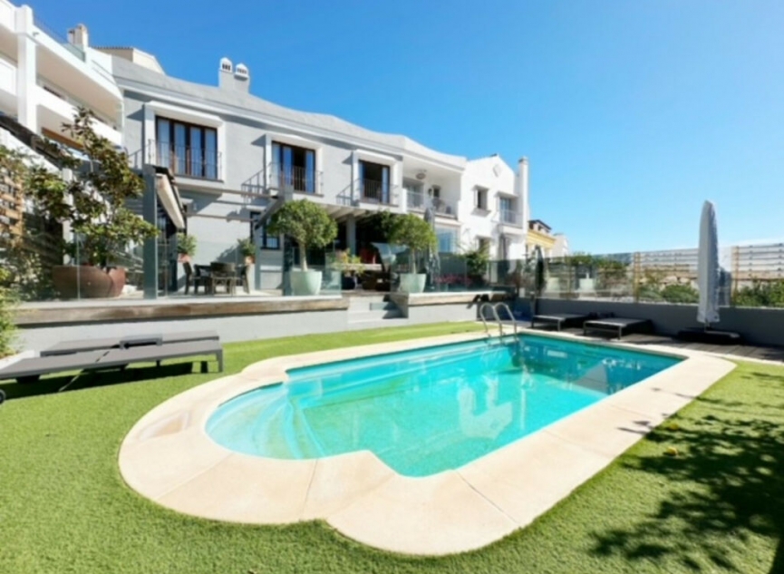 Resale - House -
La Heredia