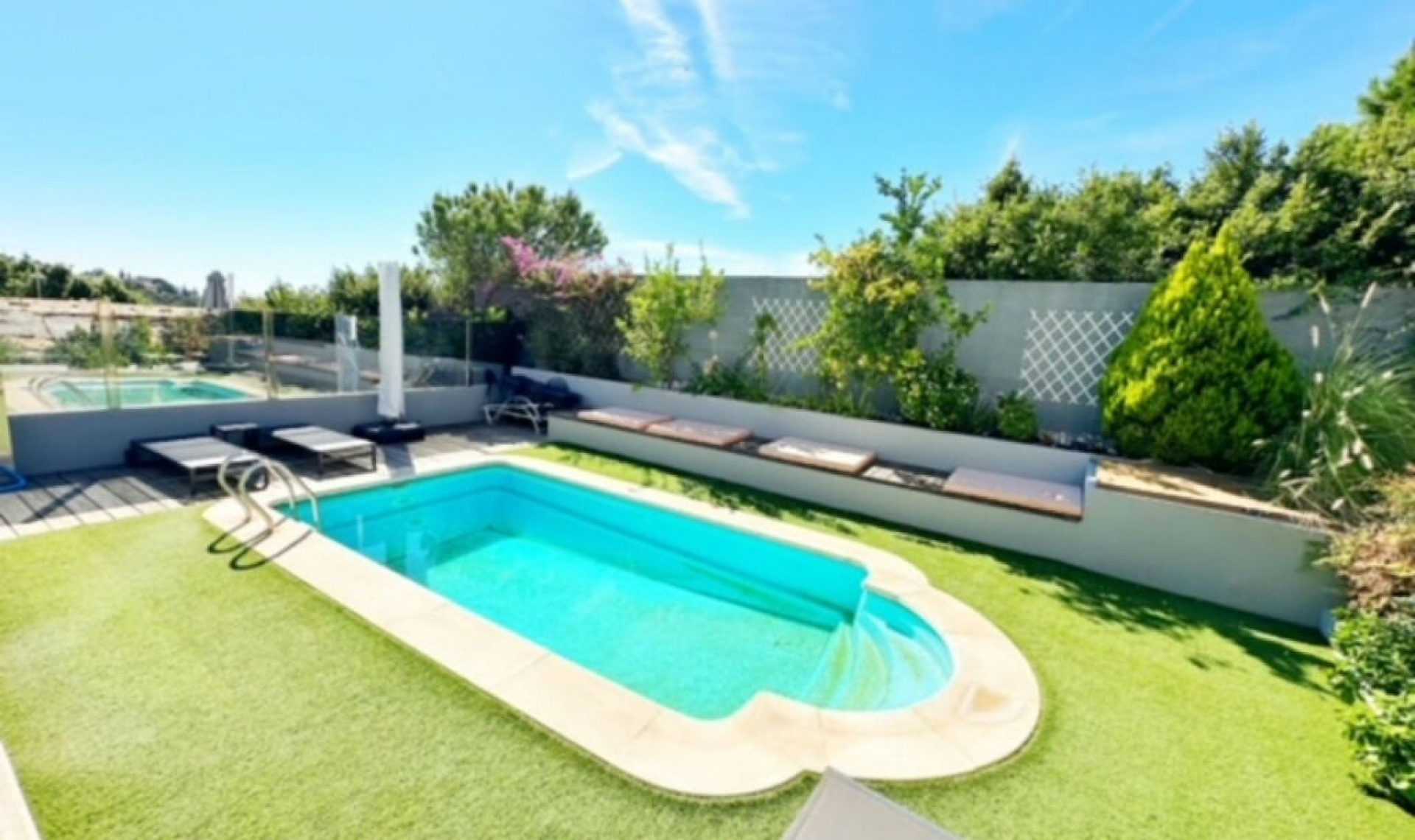 Resale - House -
La Heredia