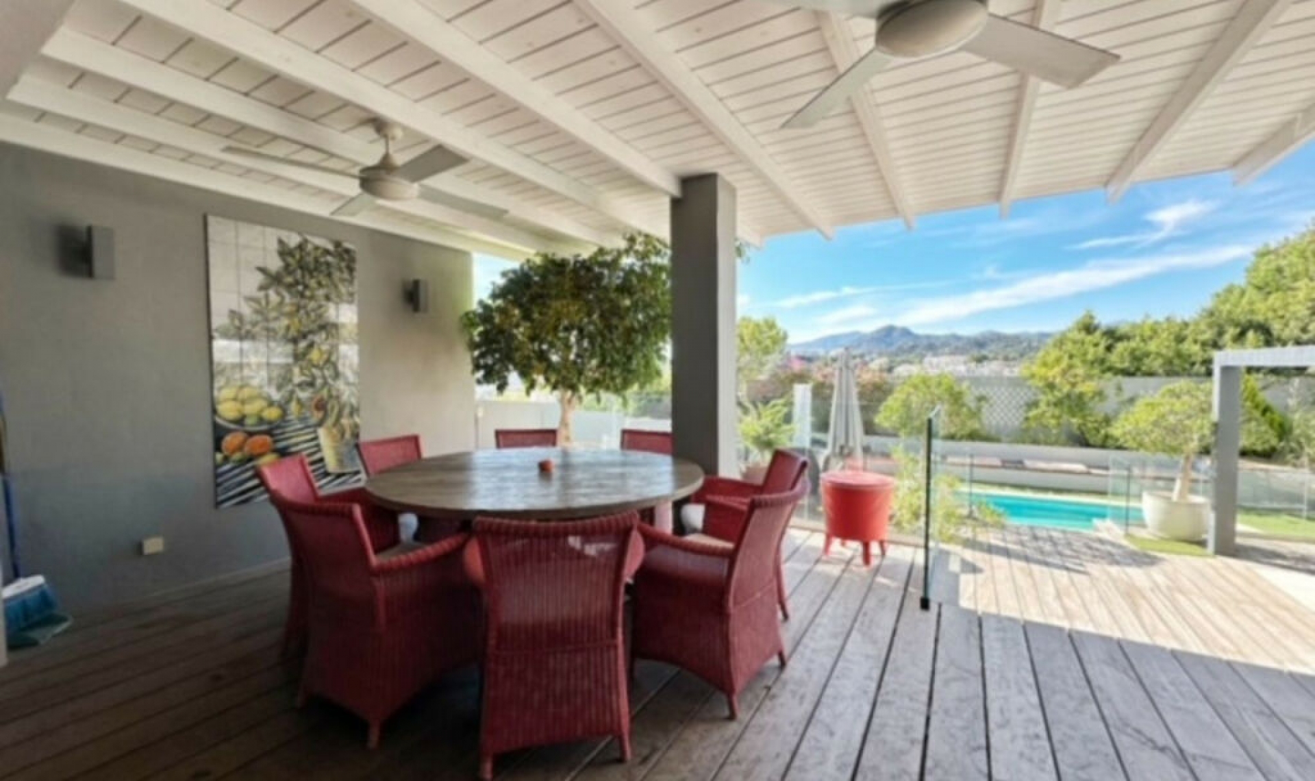 Resale - House -
La Heredia