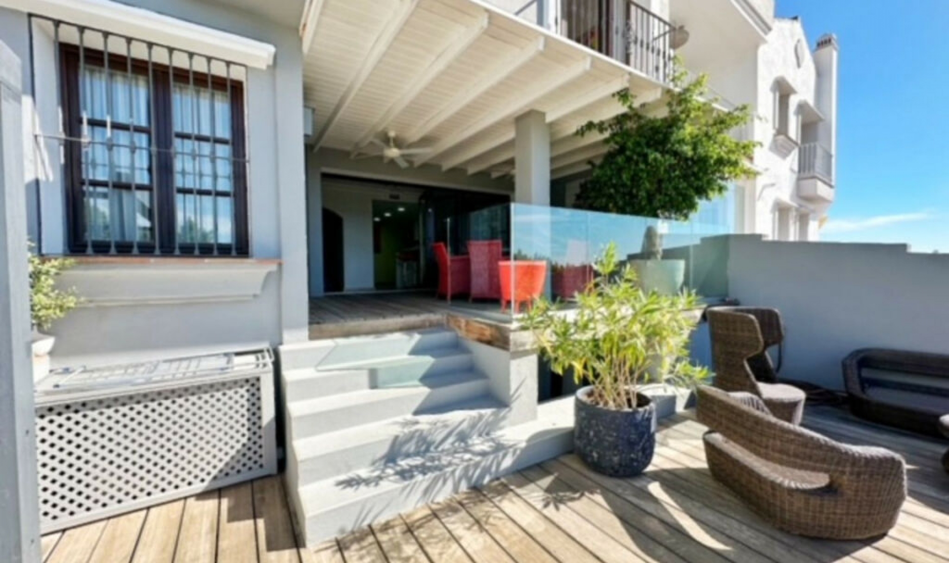 Resale - House -
La Heredia