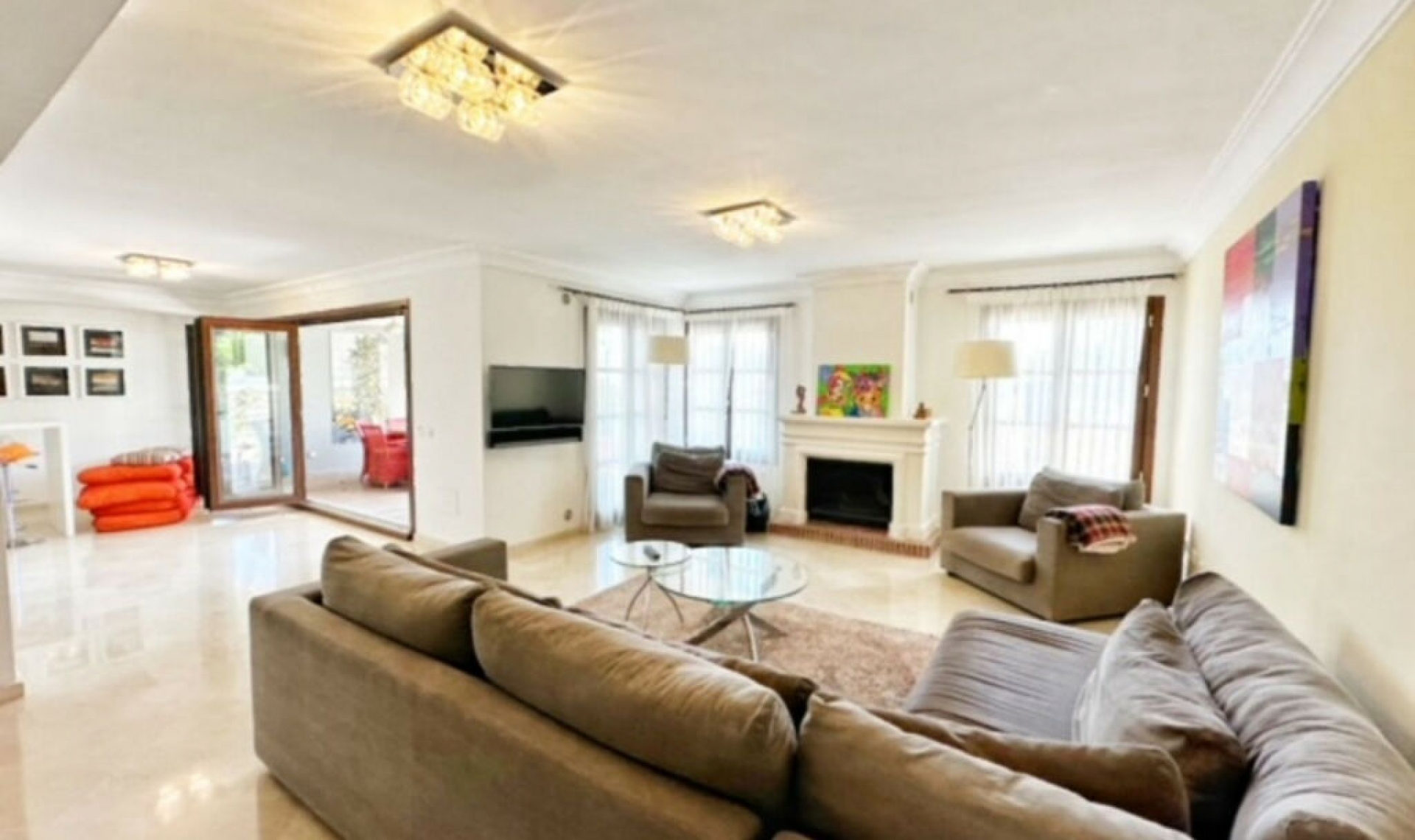 Resale - House -
La Heredia