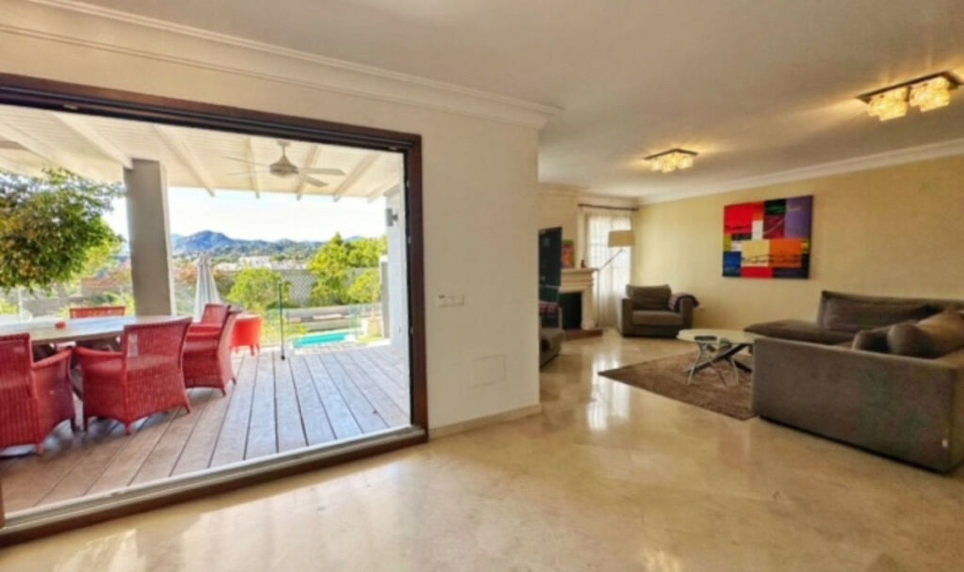 Resale - House -
La Heredia