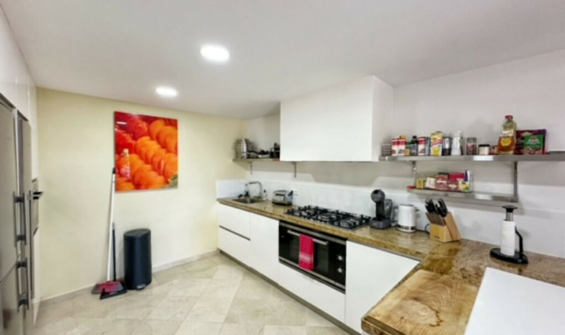 Resale - House -
La Heredia