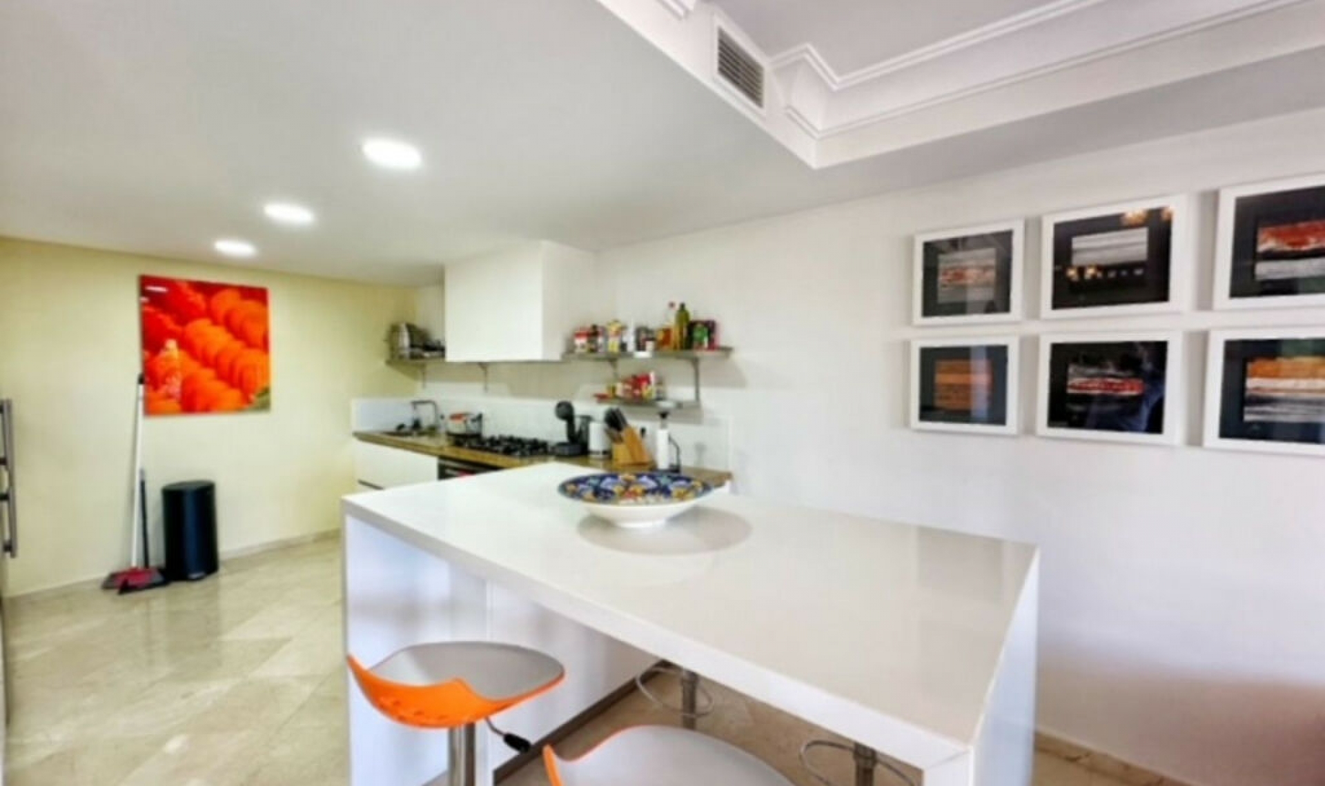 Resale - House -
La Heredia