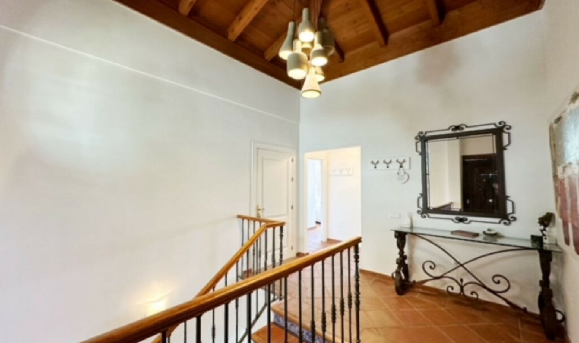 Resale - House -
La Heredia