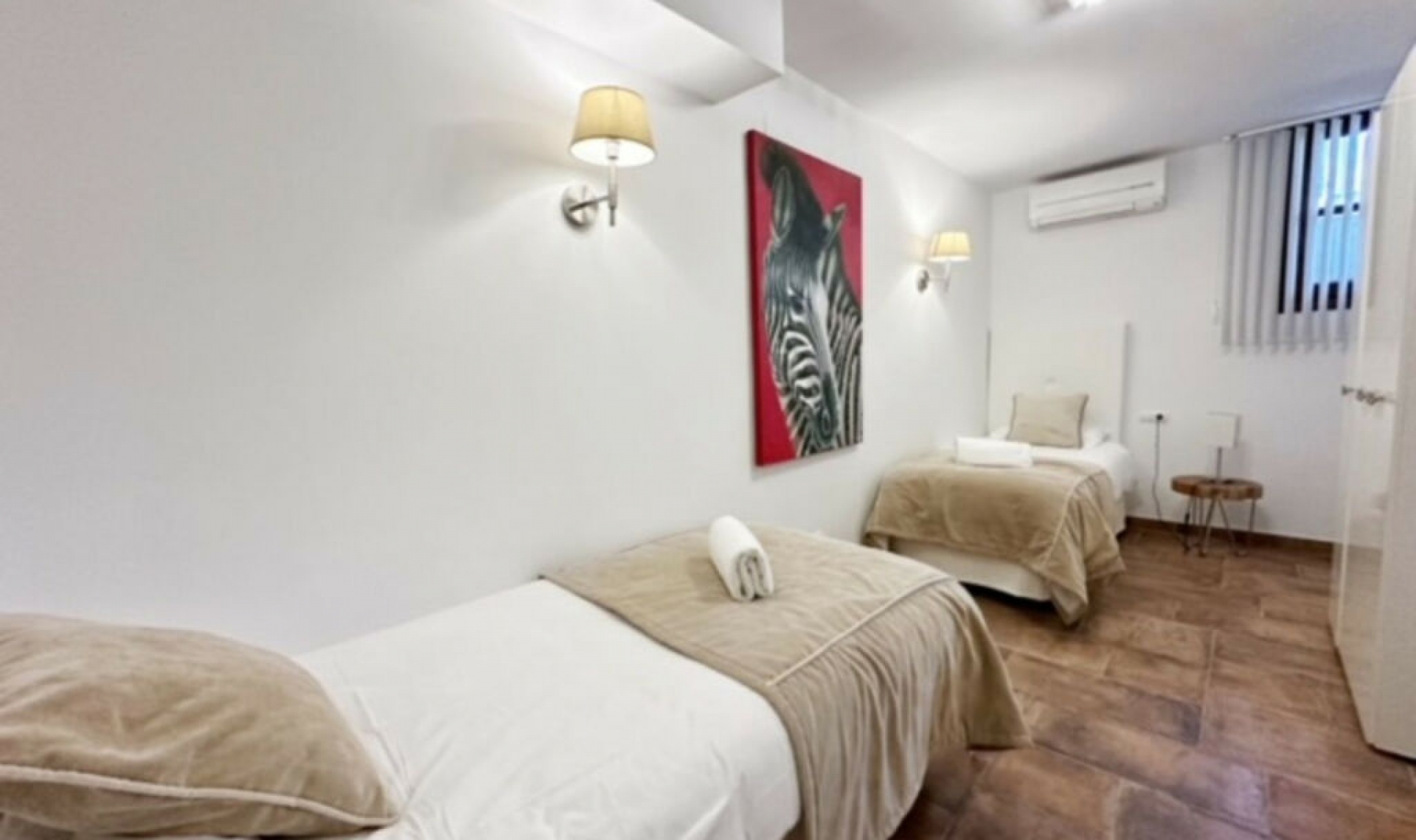 Resale - House -
La Heredia