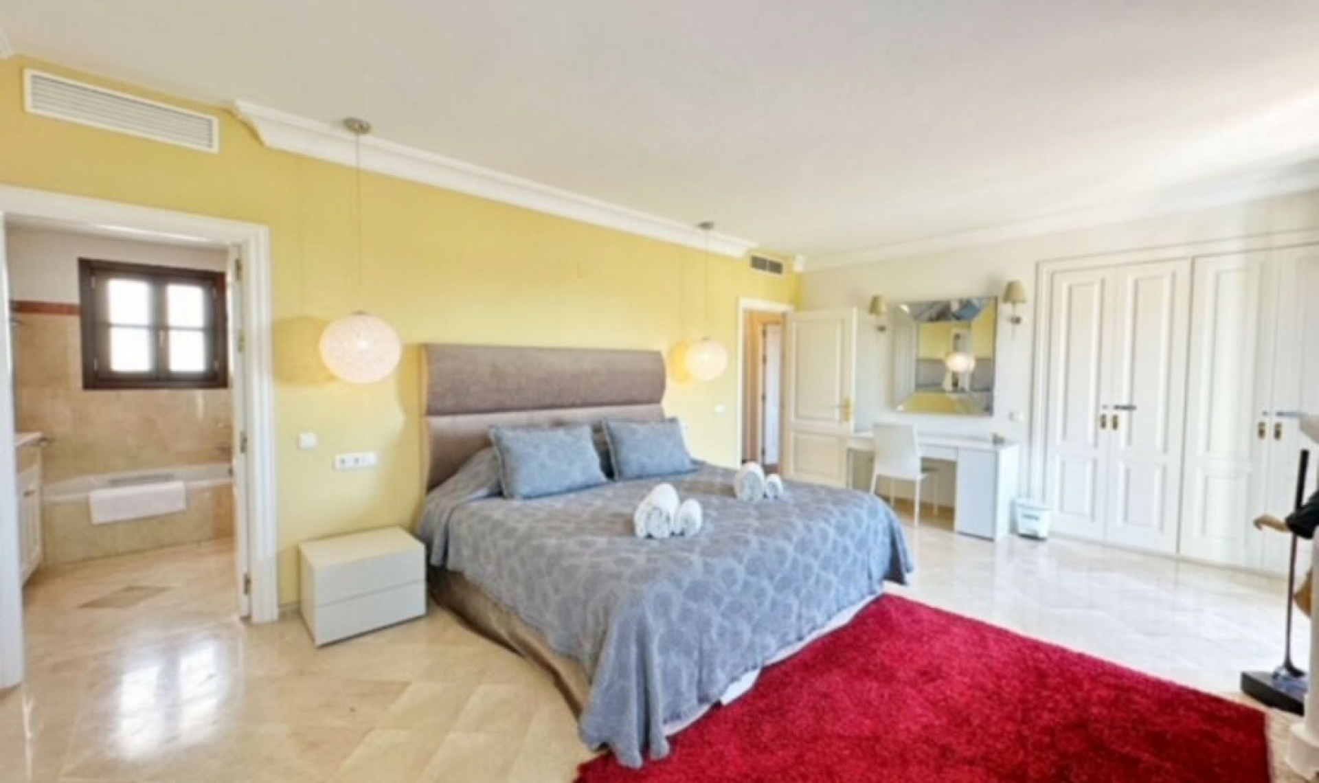 Resale - House -
La Heredia