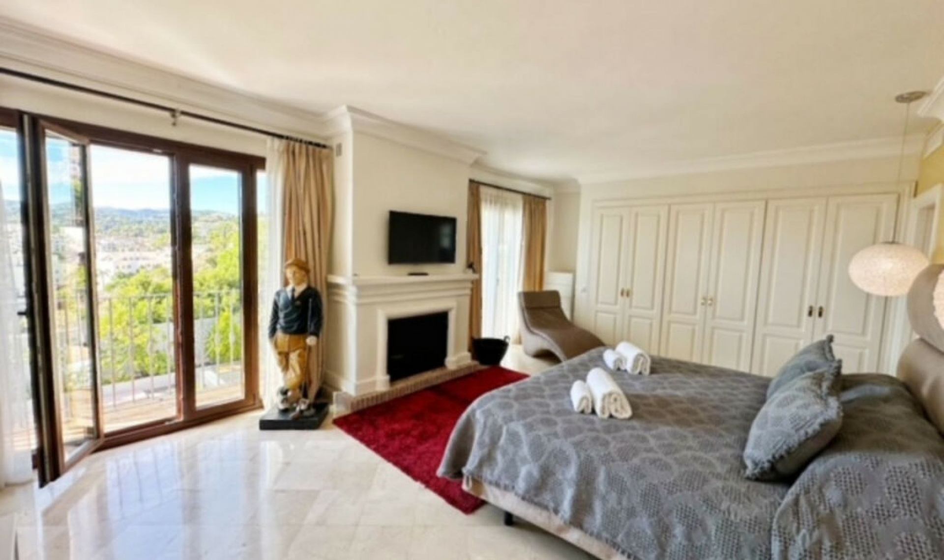 Resale - House -
La Heredia