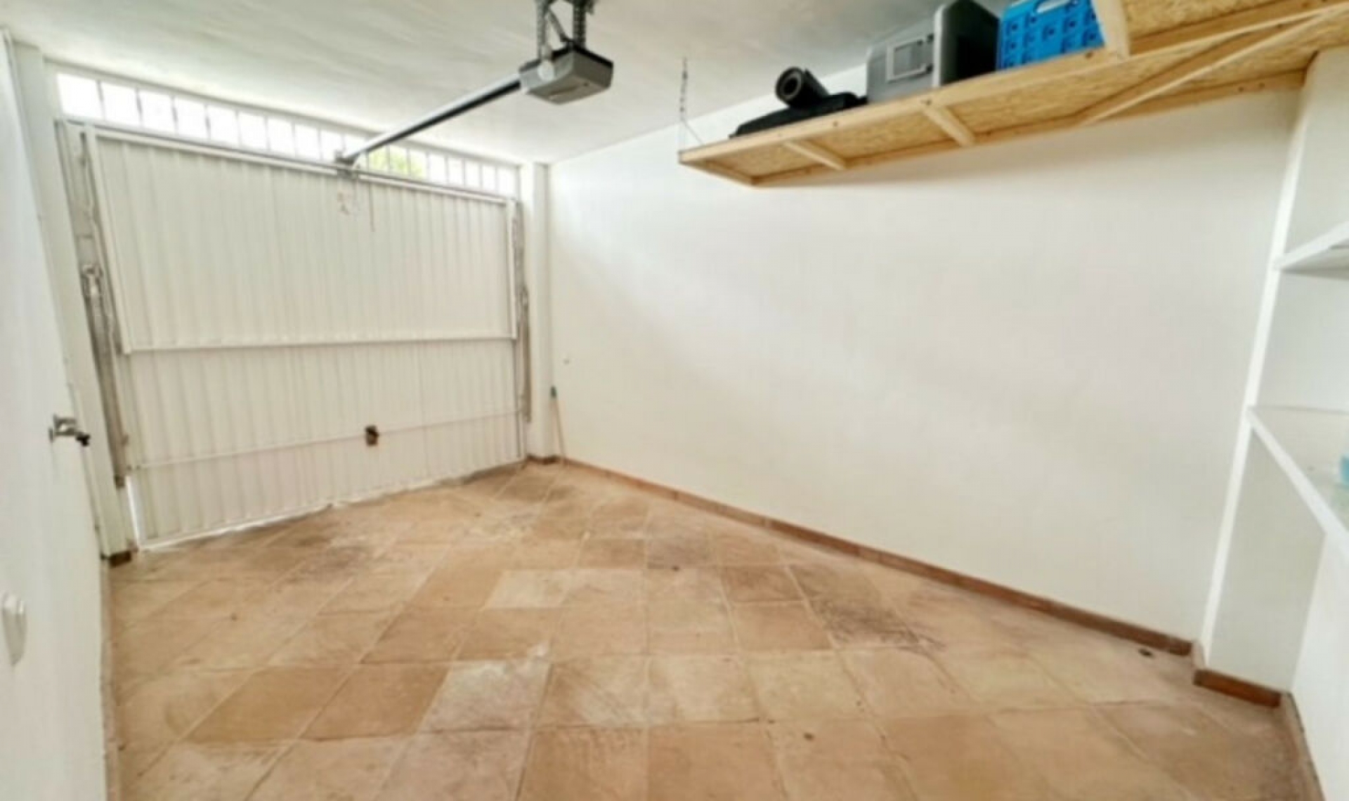 Resale - House -
La Heredia