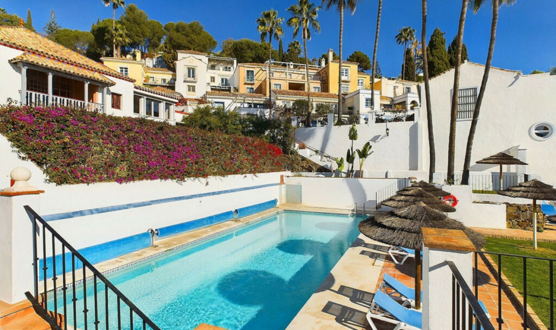 Resale - House -
La Heredia