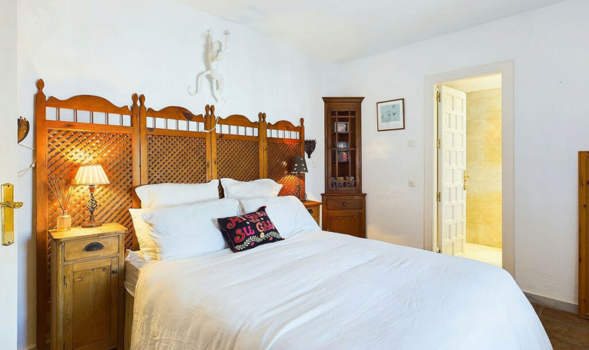 Resale - House -
La Heredia