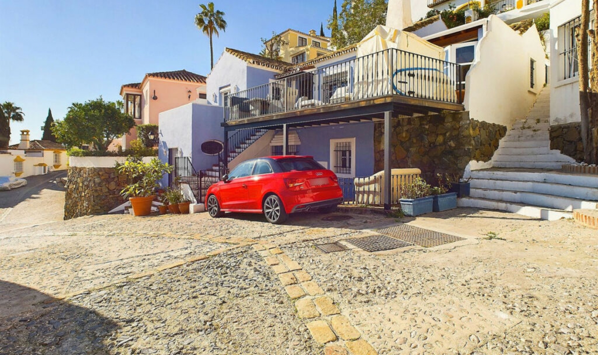 Resale - House -
La Heredia