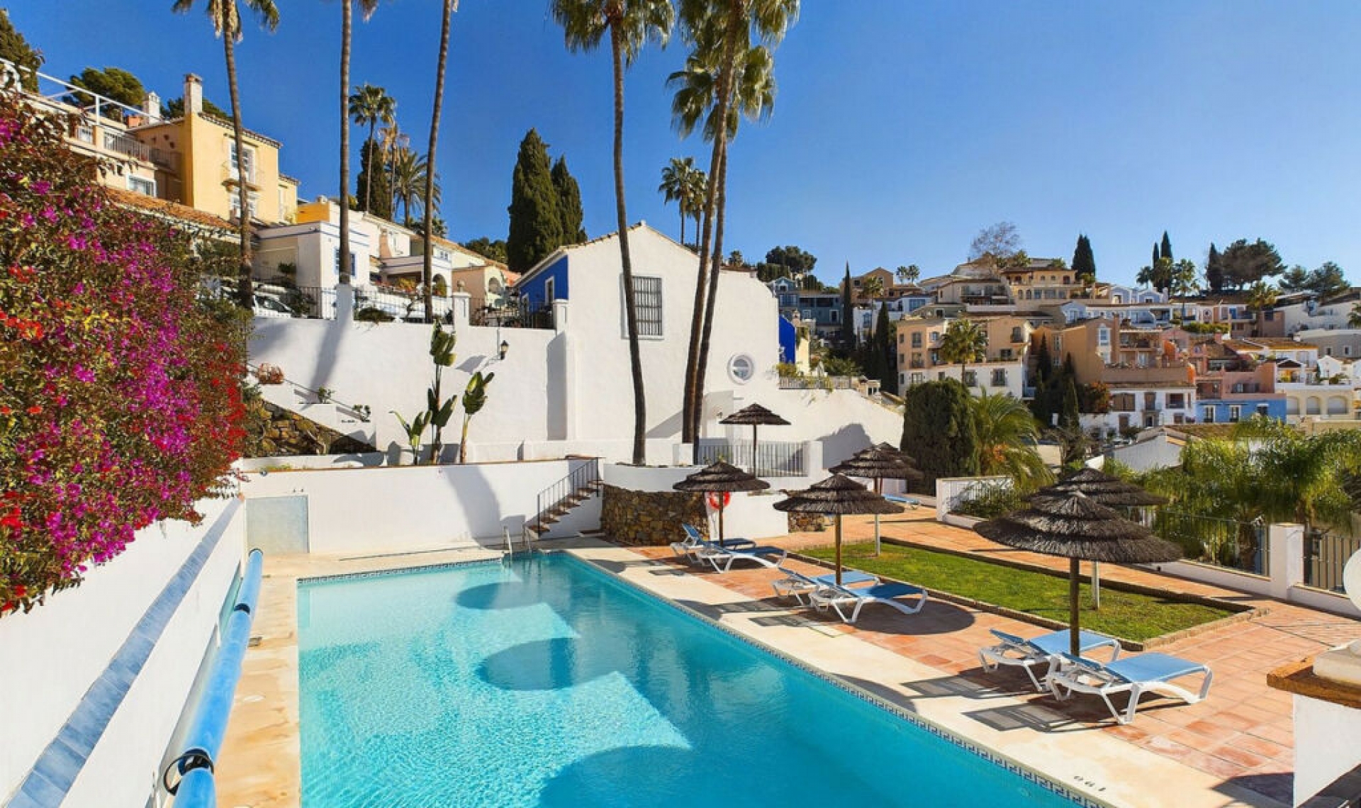 Resale - House -
La Heredia