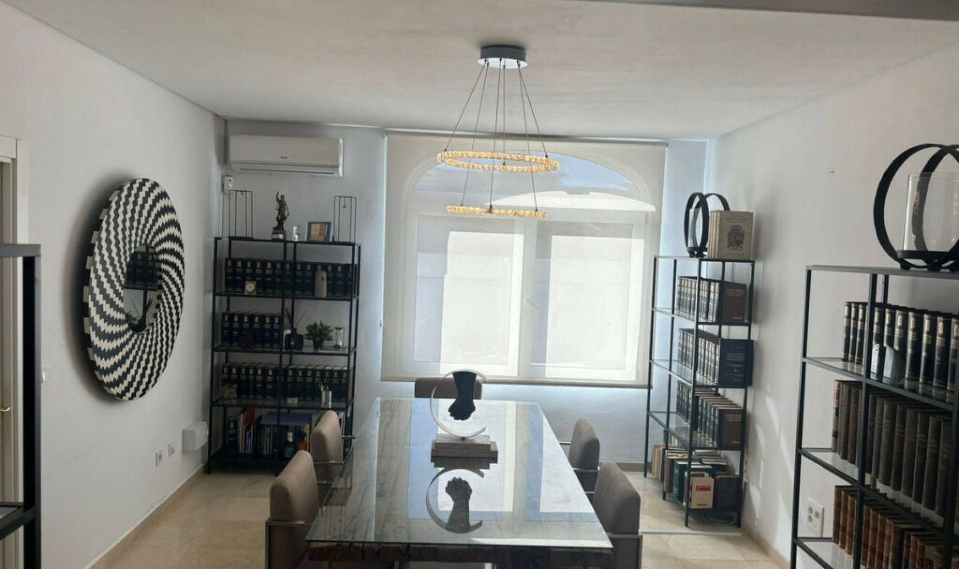 Resale - House -
La Línea