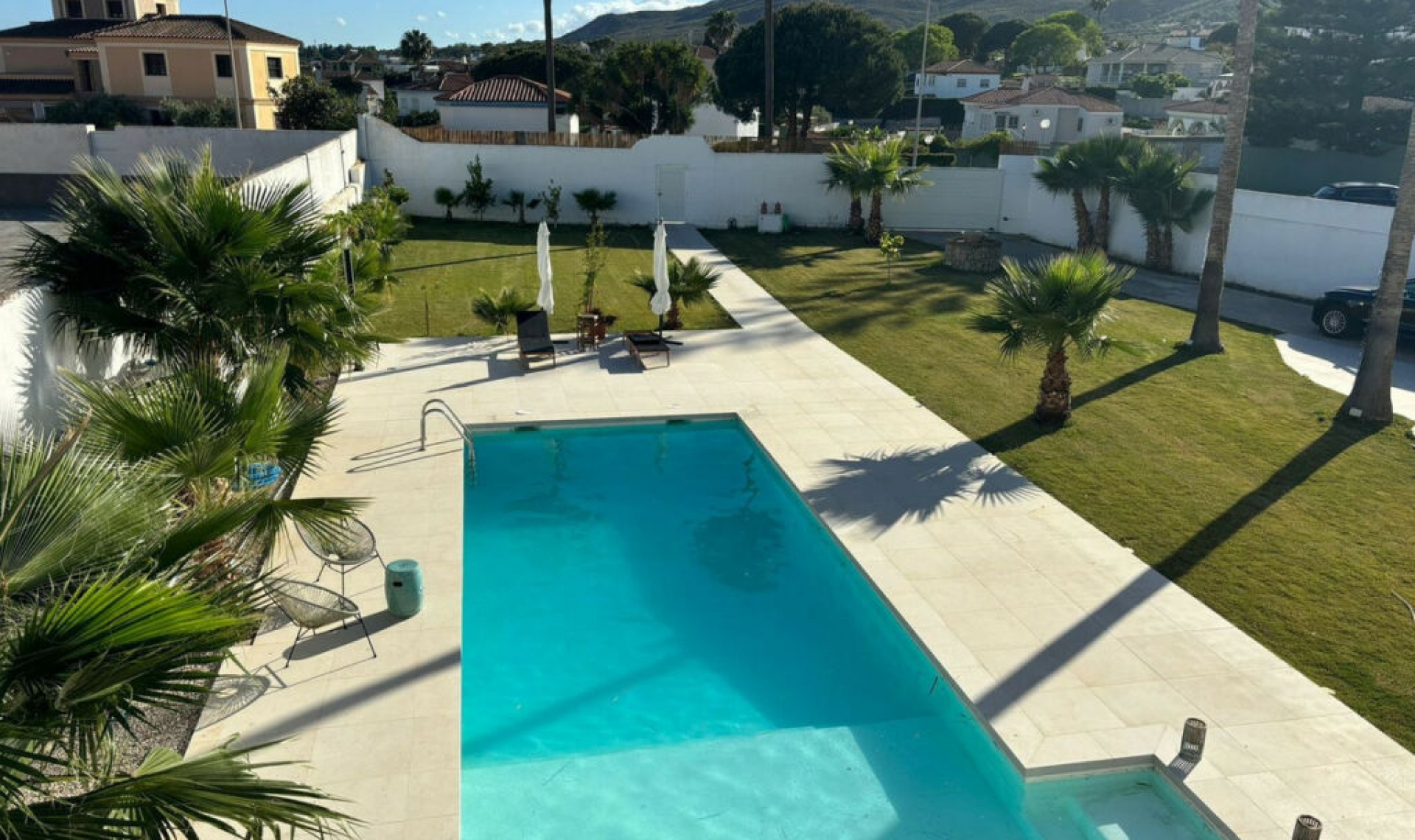 Resale - House -
La Línea