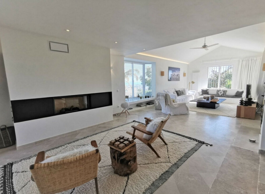 Resale - House -
La Mairena