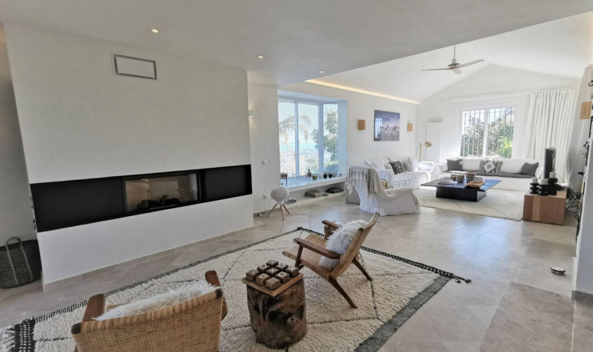 Resale - House -
La Mairena