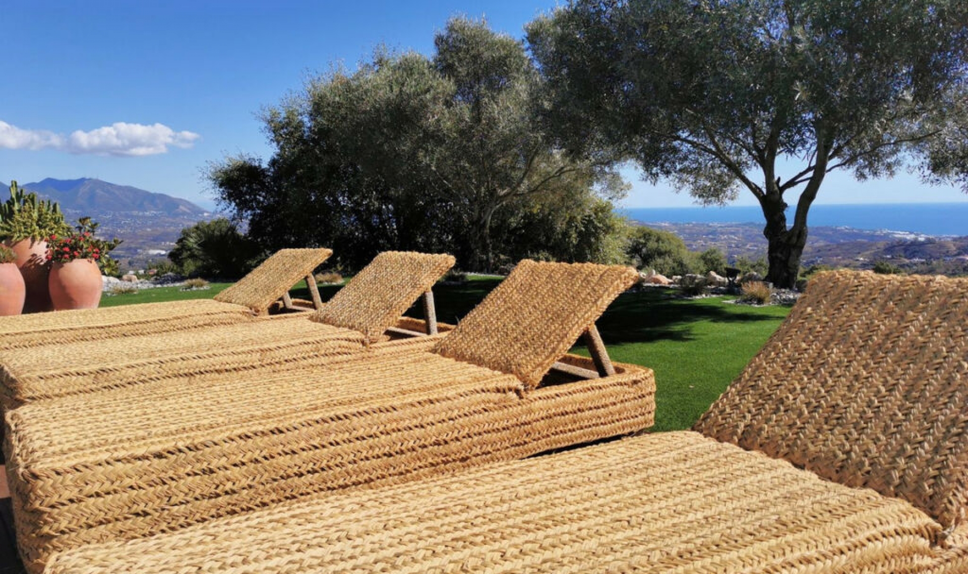 Resale - House -
La Mairena