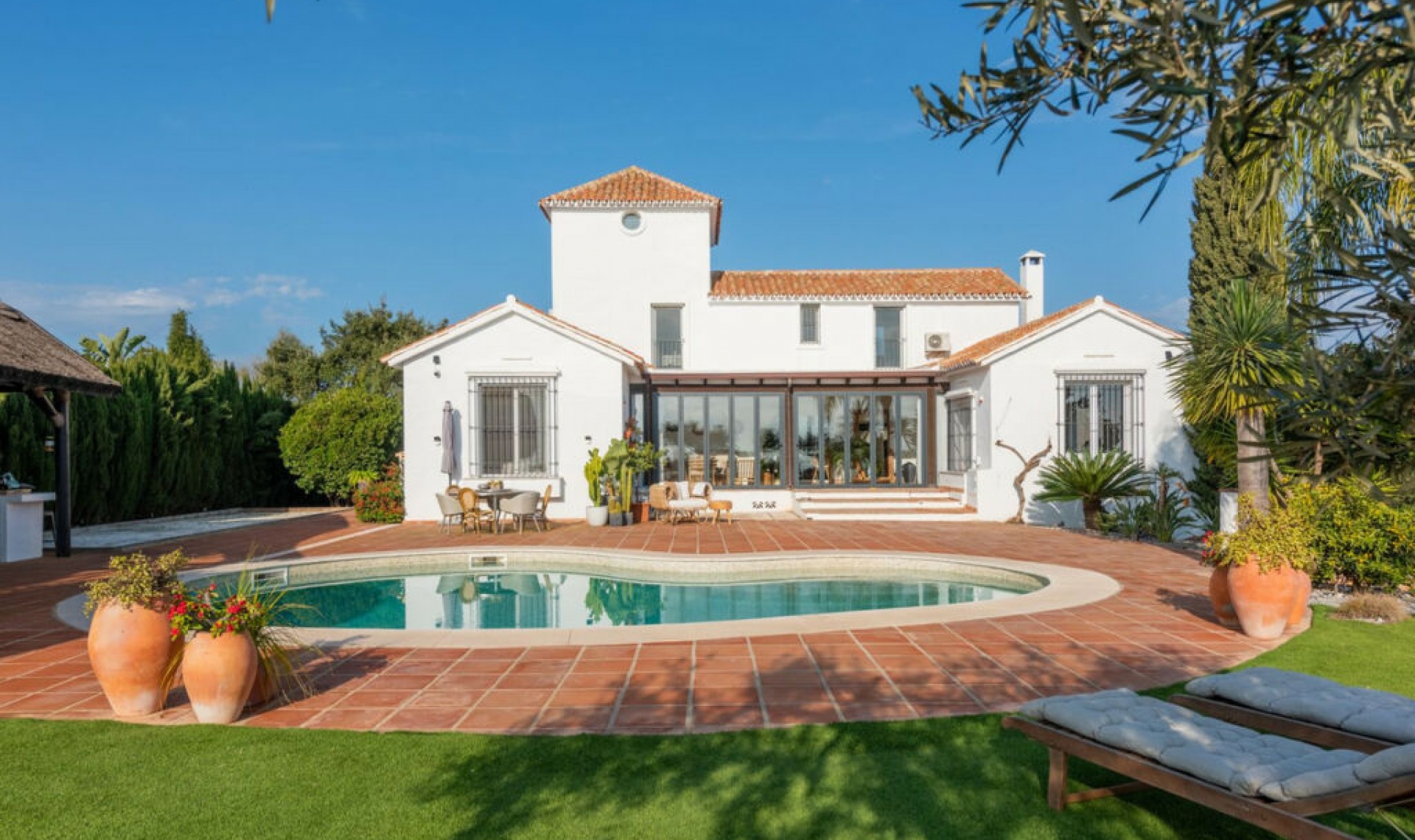 Resale - House -
La Mairena