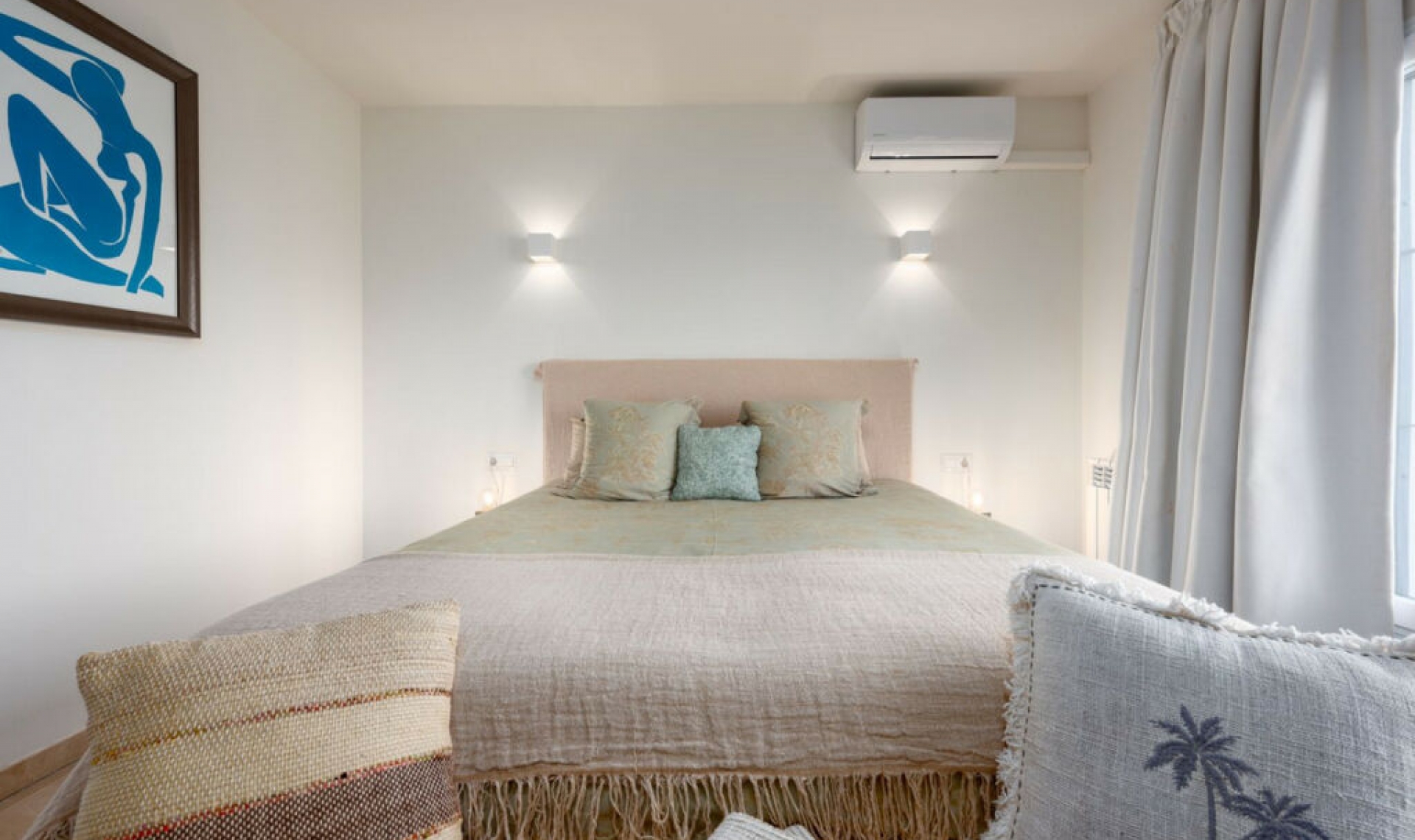 Resale - House -
La Mairena