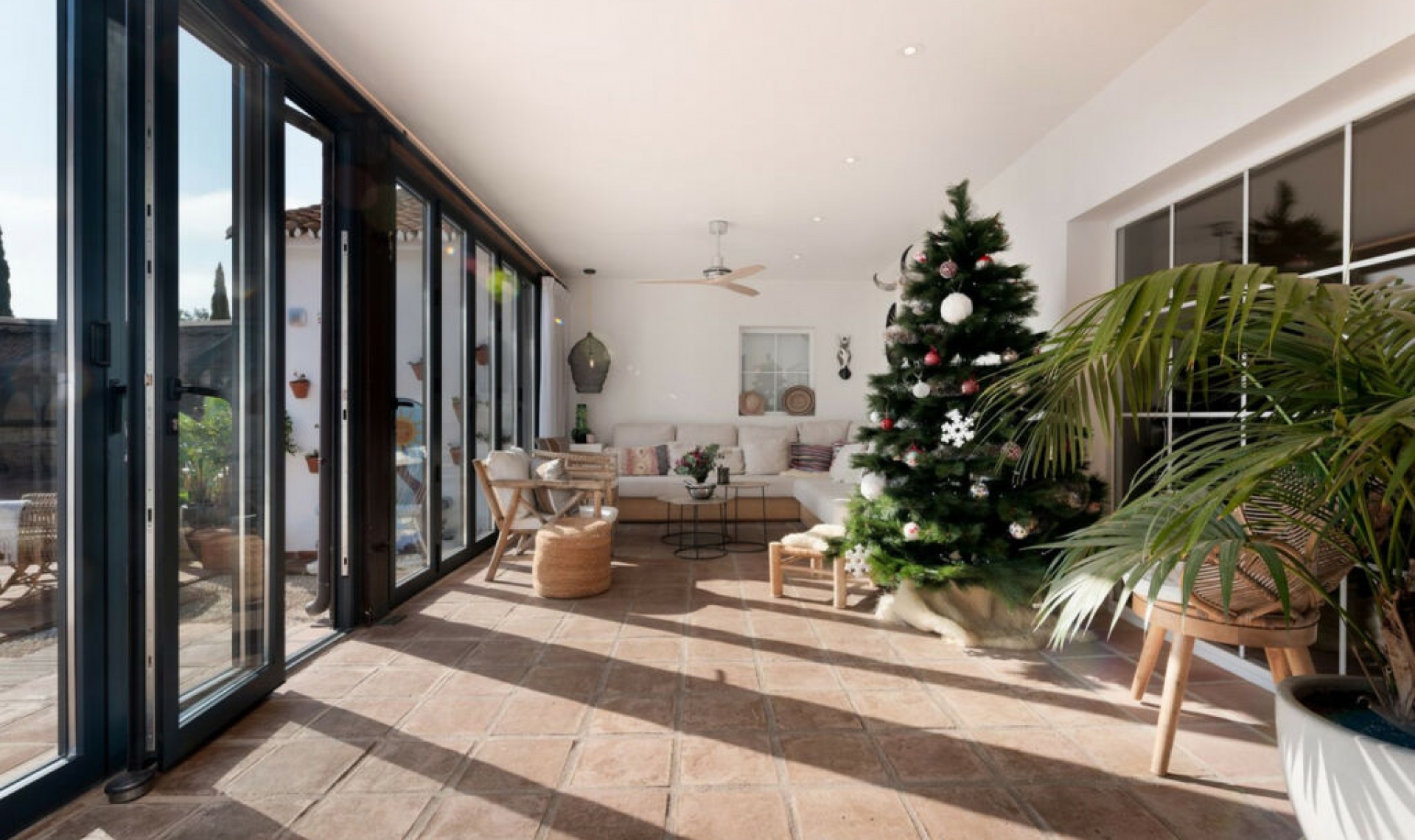 Resale - House -
La Mairena