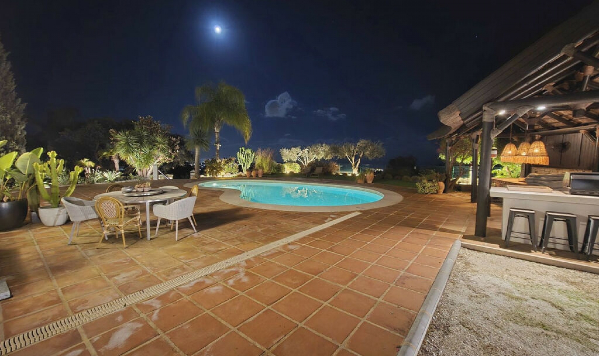 Resale - House -
La Mairena