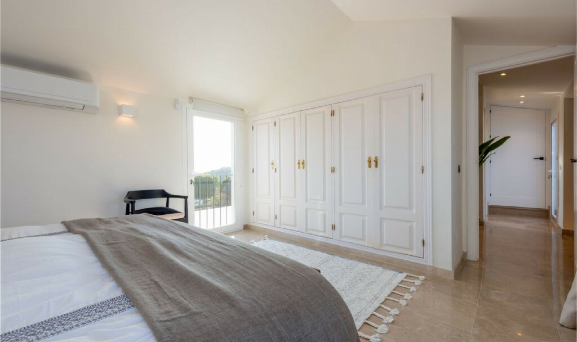 Resale - House -
La Mairena