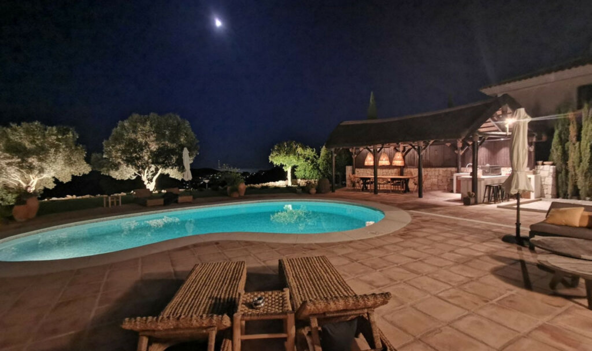 Resale - House -
La Mairena