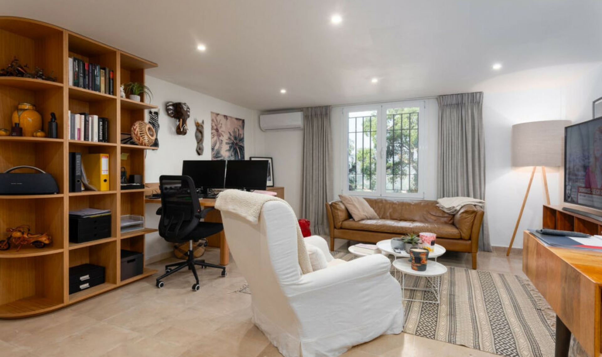 Resale - House -
La Mairena