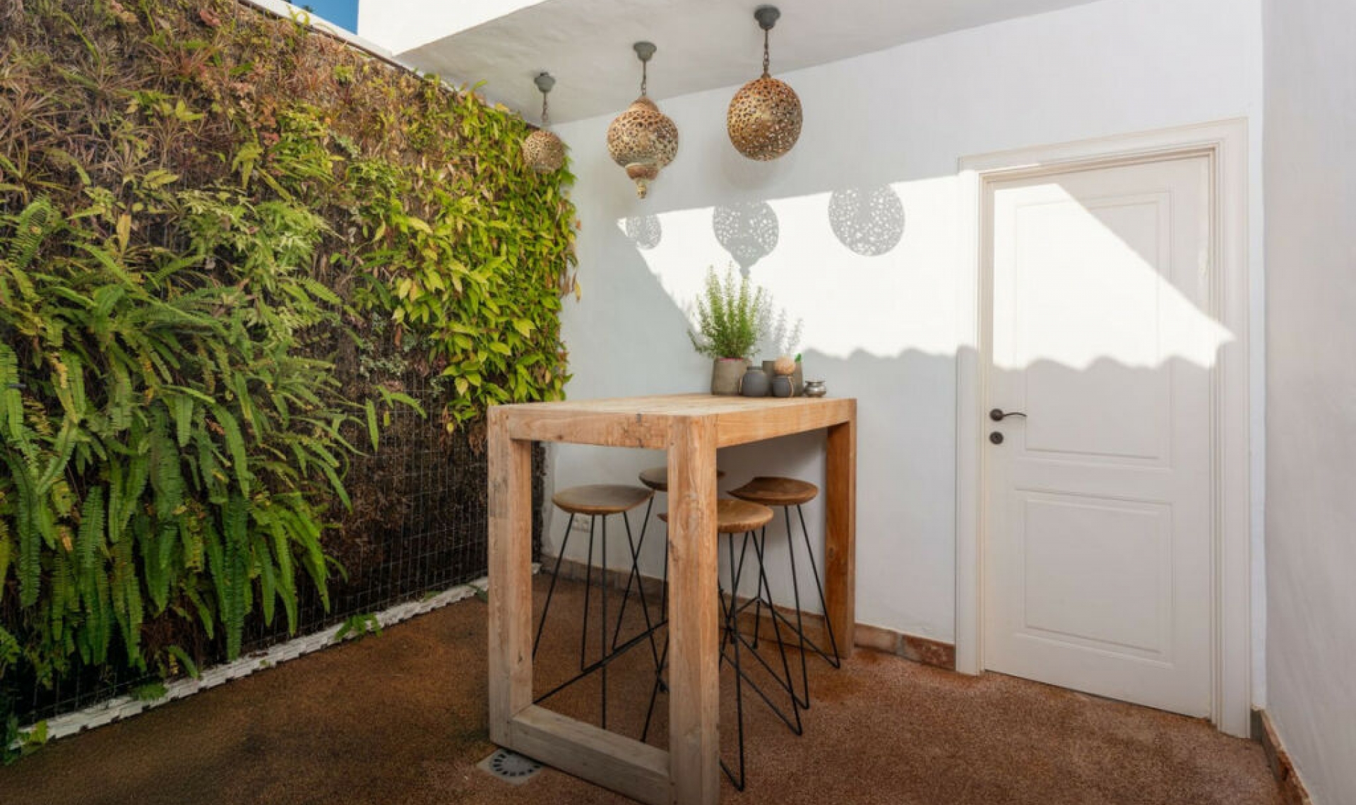 Resale - House -
La Mairena