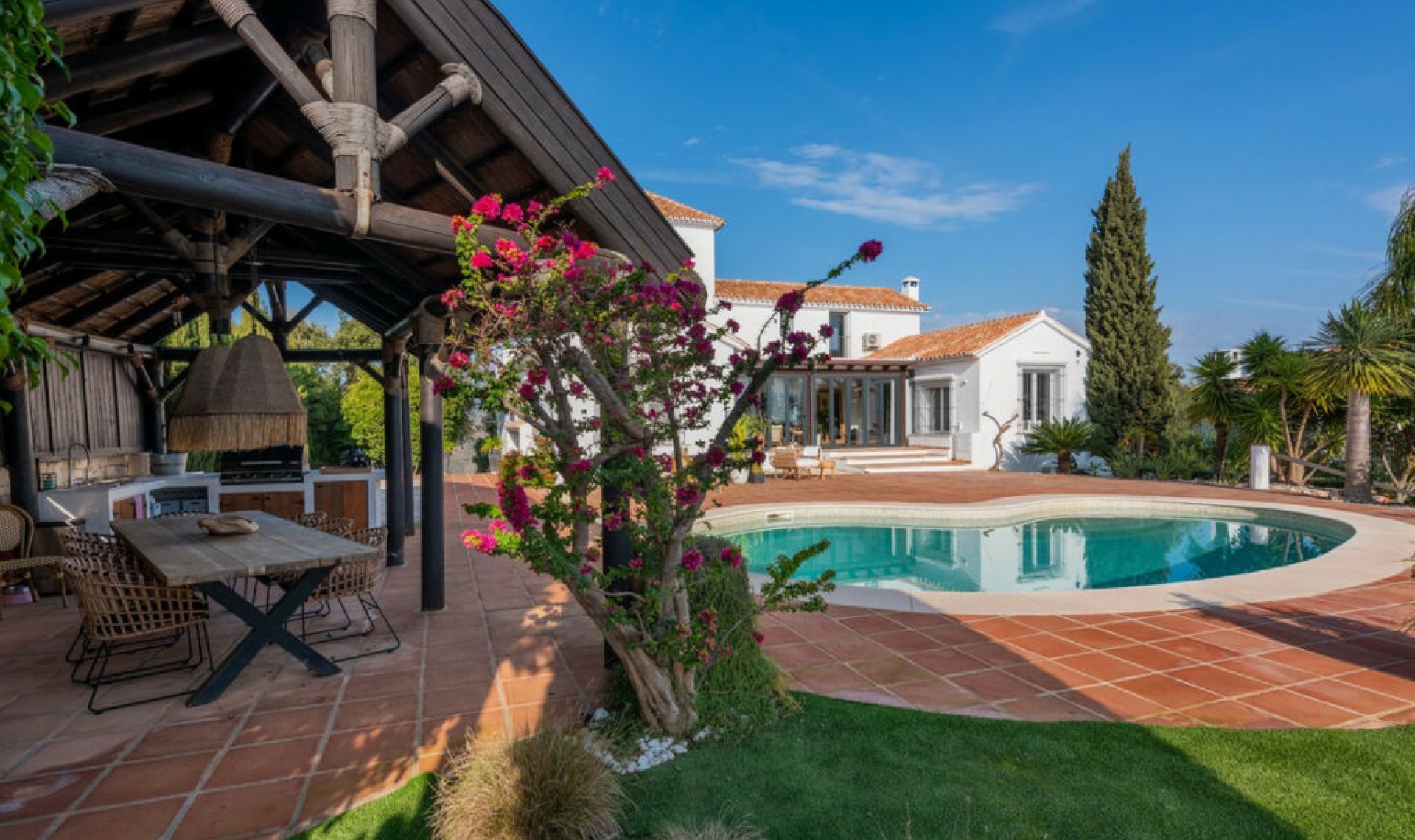 Resale - House -
La Mairena