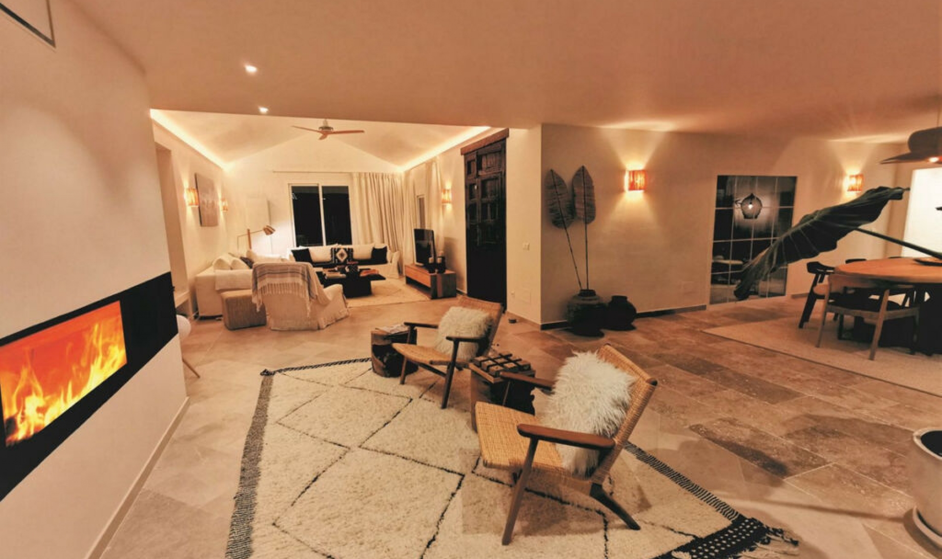 Resale - House -
La Mairena