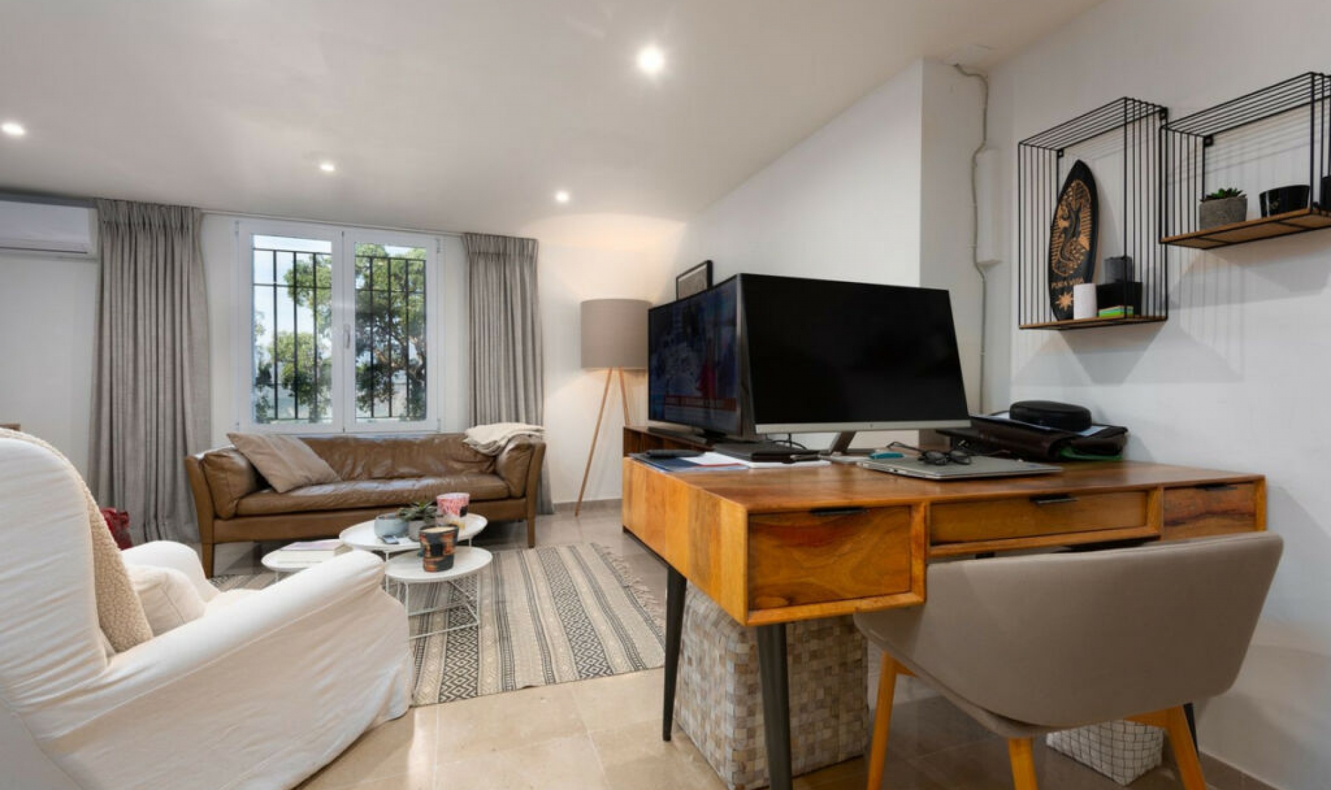 Resale - House -
La Mairena