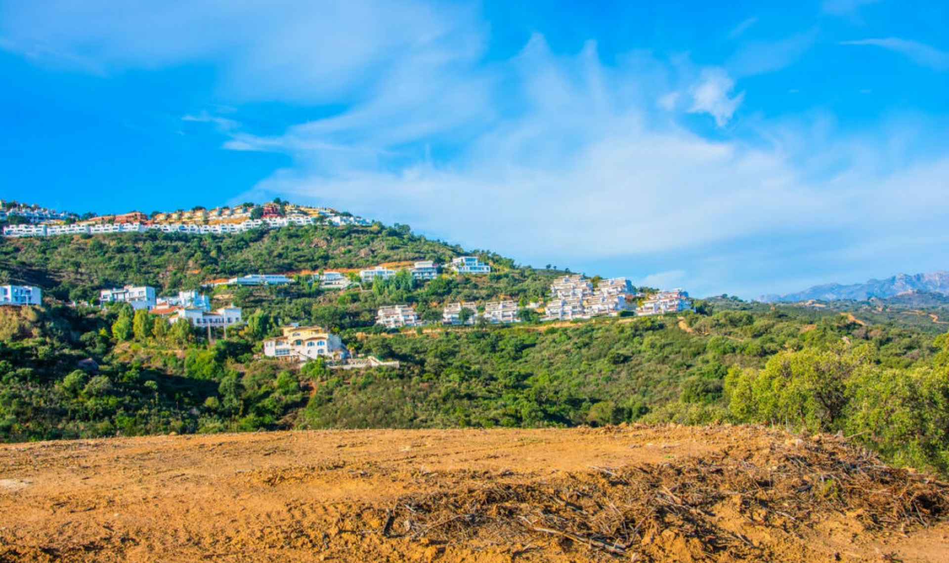 Resale - House -
La Mairena