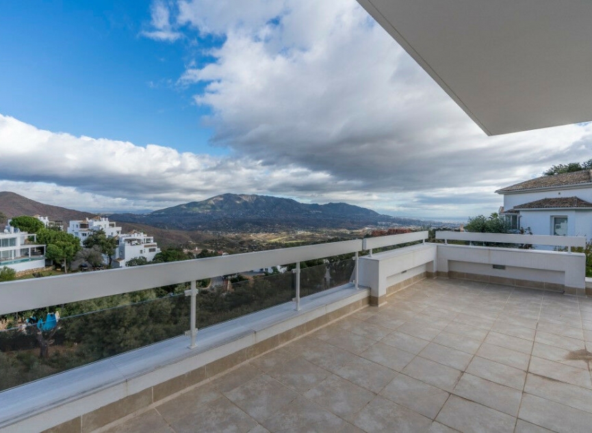 Resale - House -
La Mairena