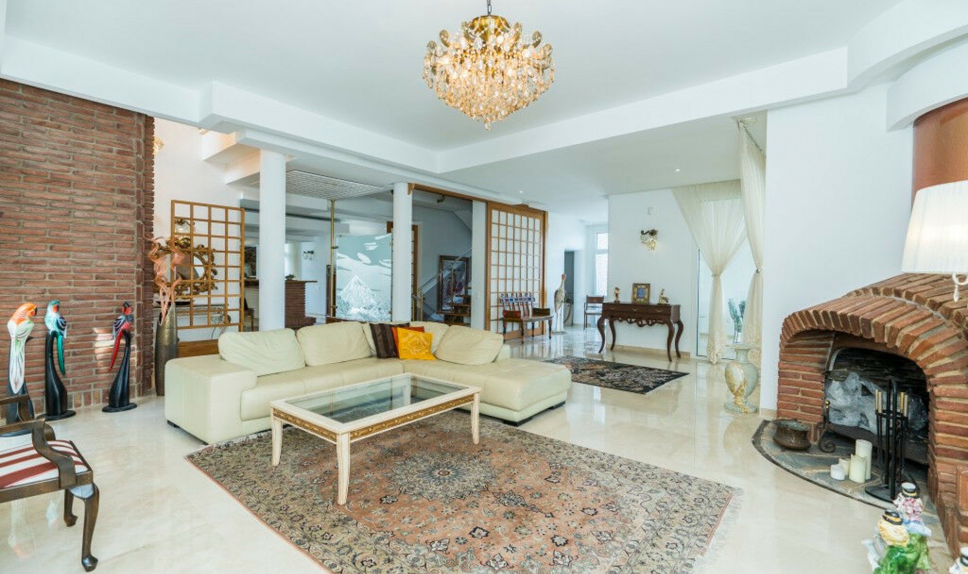 Resale - House -
La Mairena