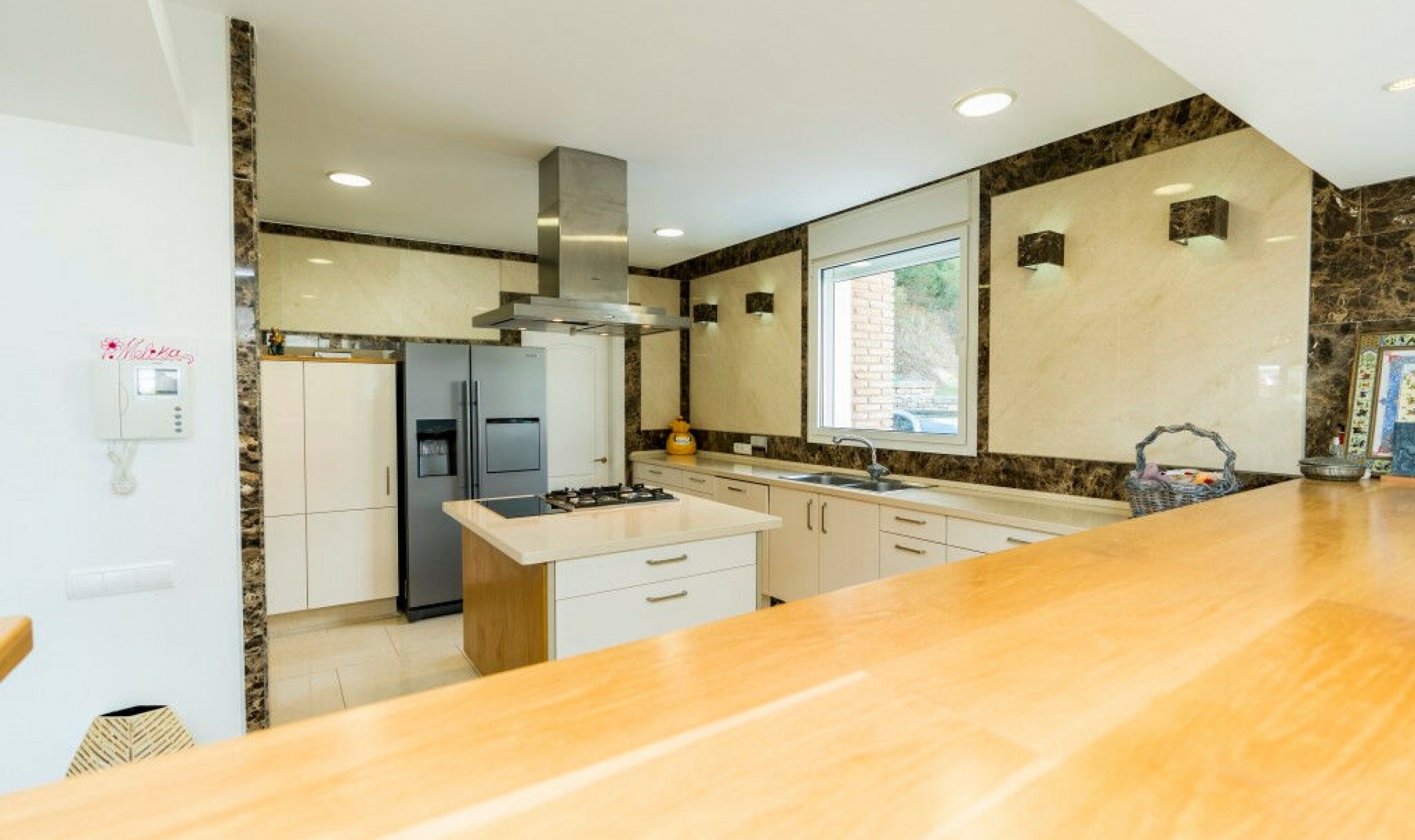 Resale - House -
La Mairena