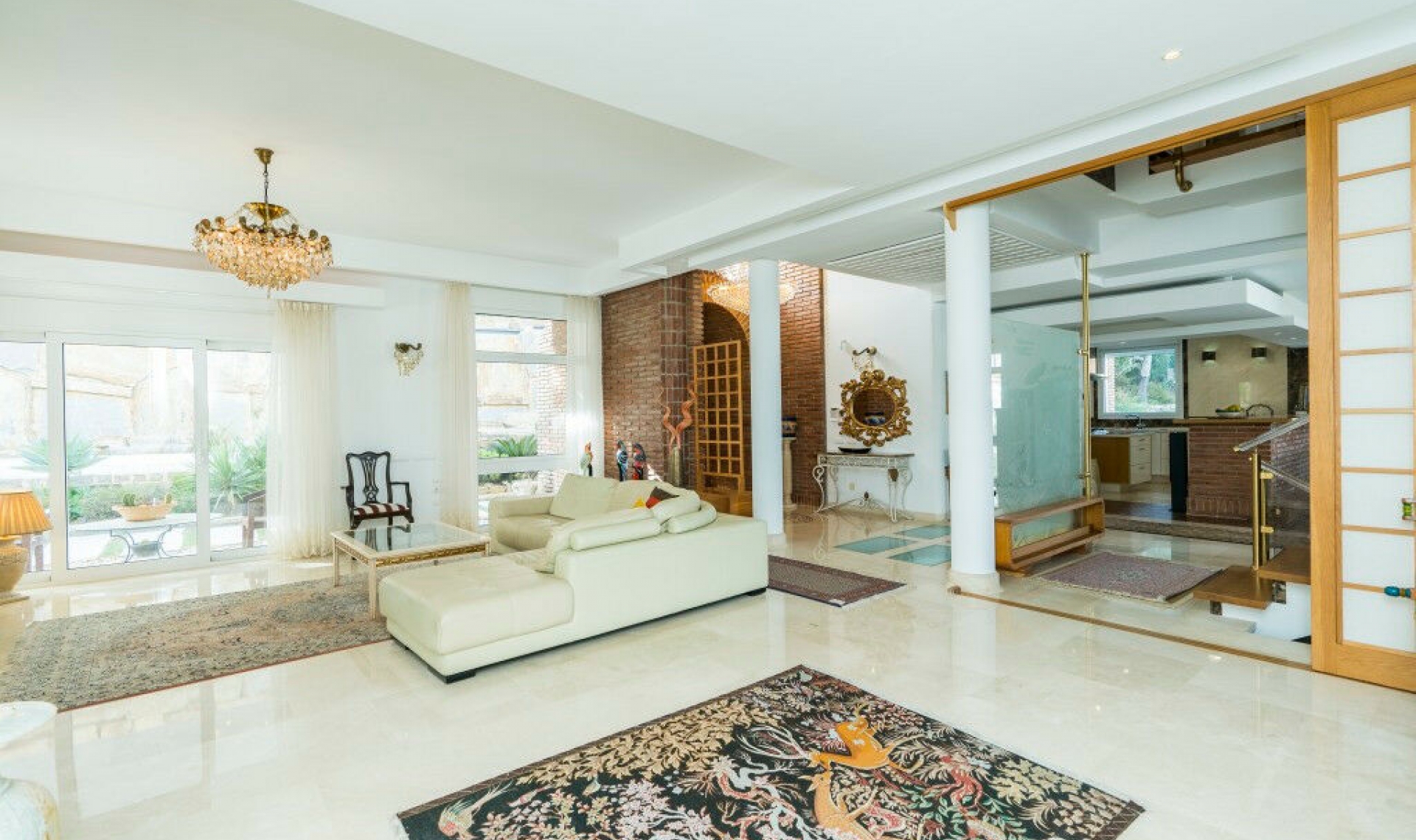 Resale - House -
La Mairena