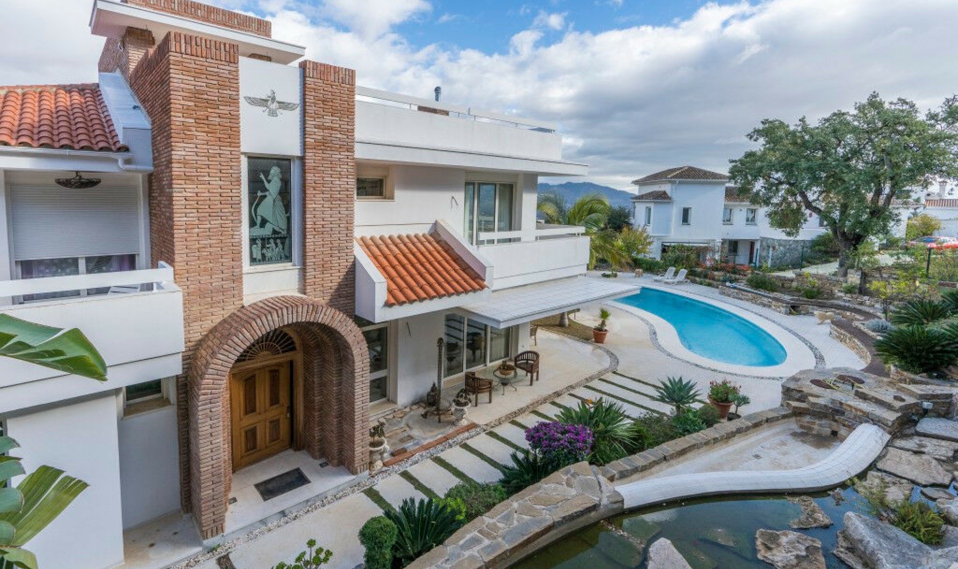 Resale - House -
La Mairena