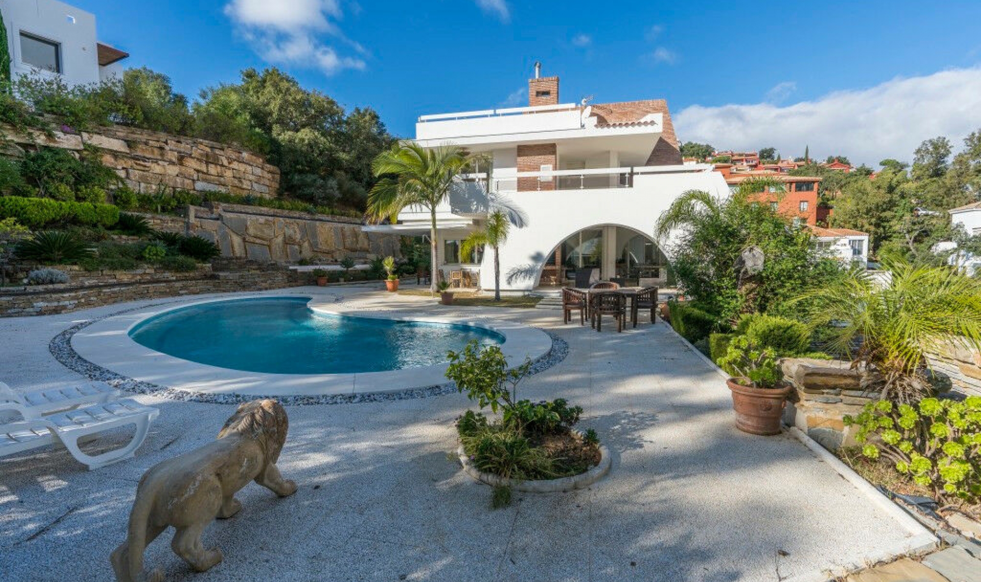 Resale - House -
La Mairena