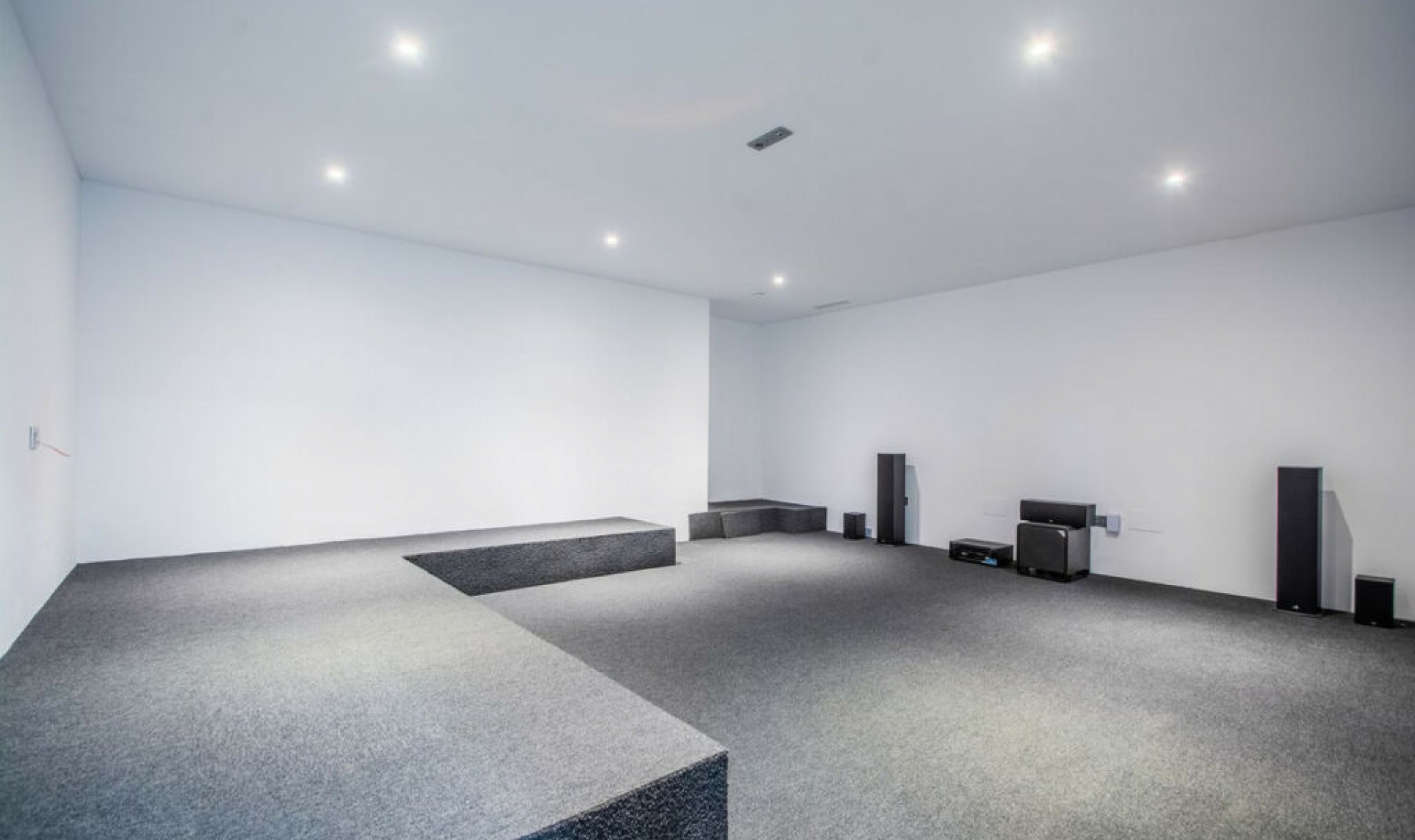 Resale - House -
La Mairena