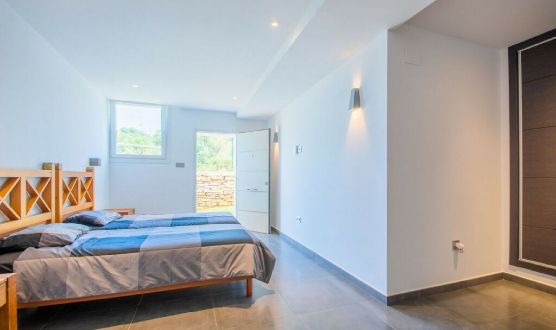 Resale - House -
La Mairena