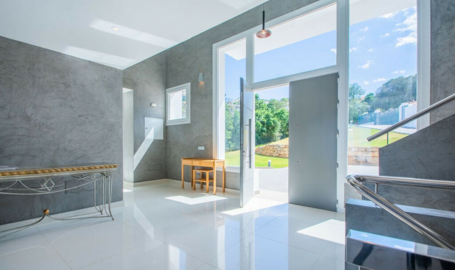 Resale - House -
La Mairena