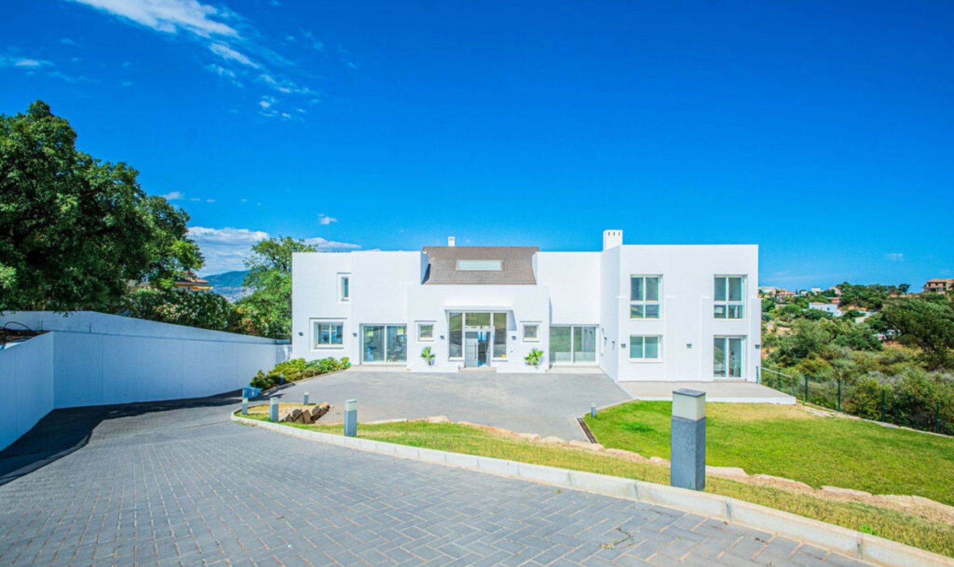 Resale - House -
La Mairena