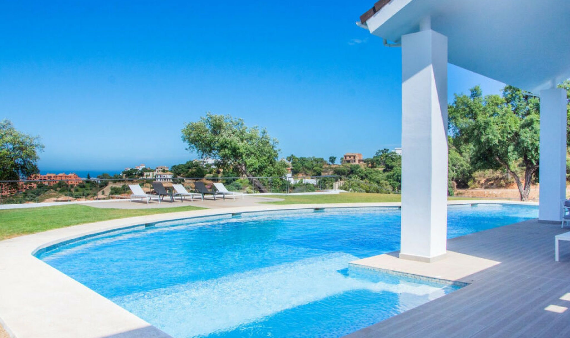 Resale - House -
La Mairena