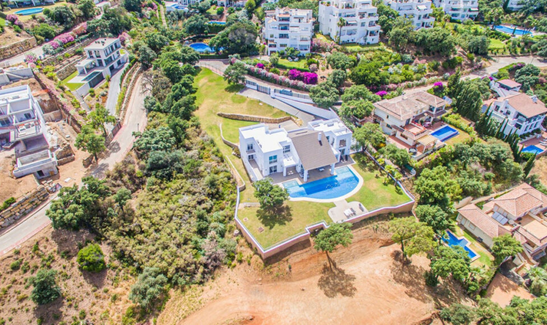 Resale - House -
La Mairena