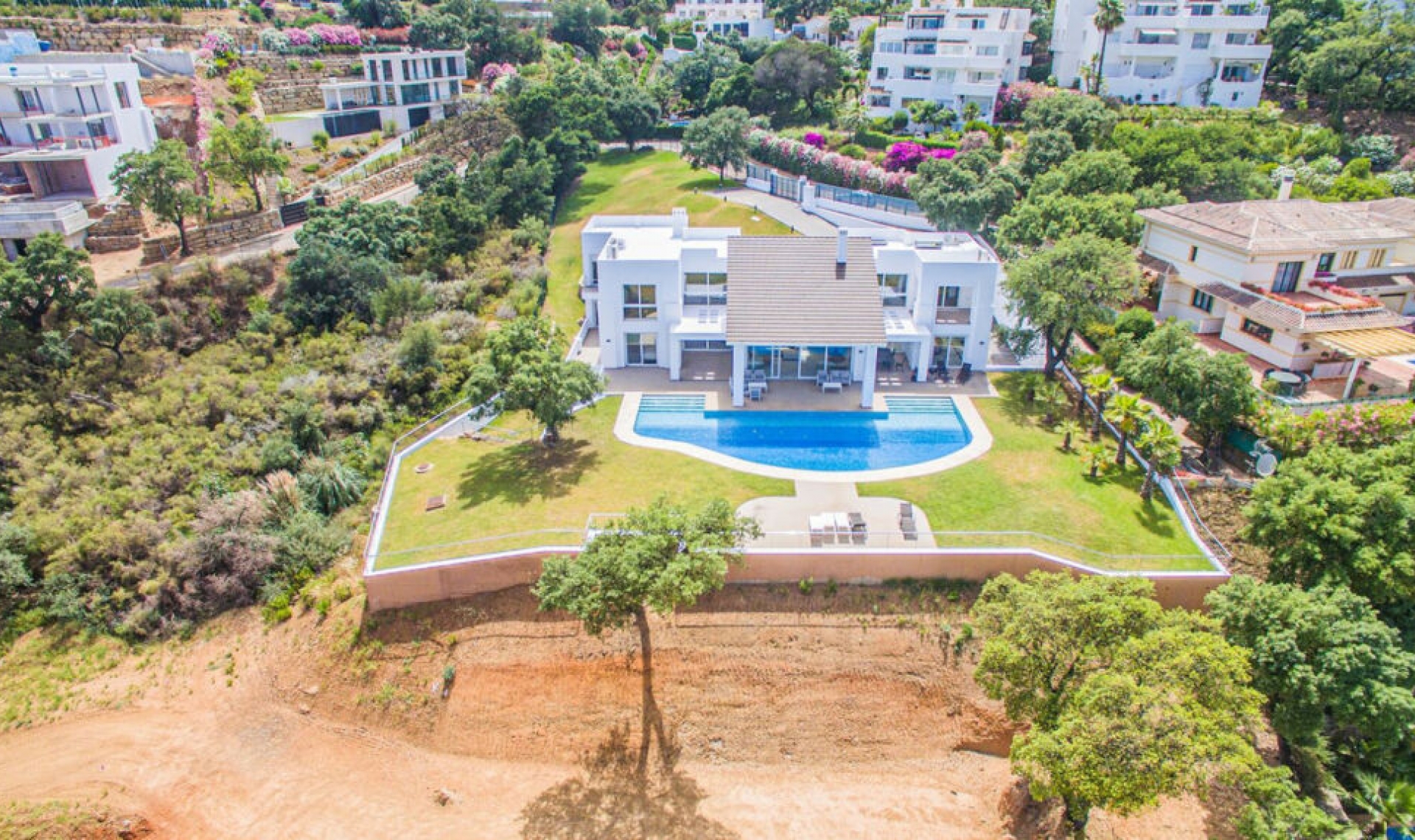 Resale - House -
La Mairena