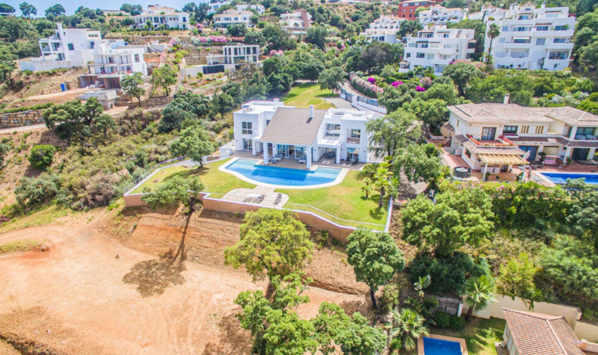 Resale - House -
La Mairena