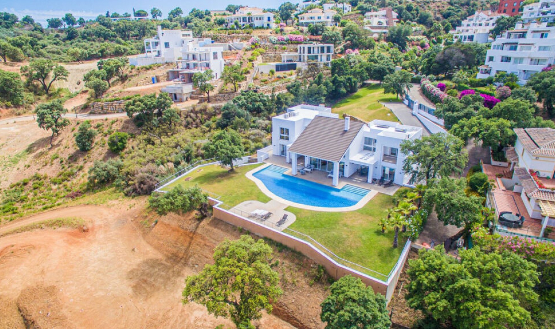 Resale - House -
La Mairena